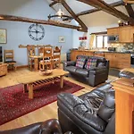 Tullythwaite Garth * Crosthwaite