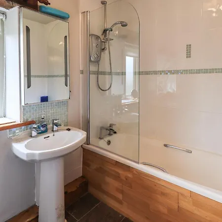 Tullythwaite Garth * Crosthwaite